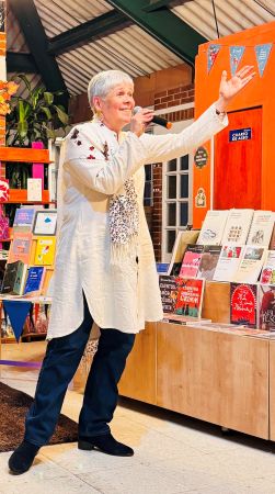 Ana M Vivas - Librería Las Cigarras 2025